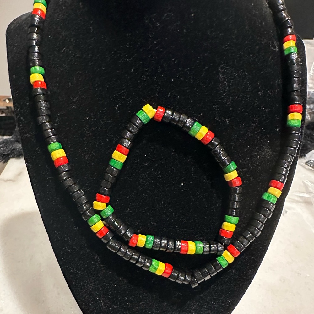 🎁2 FOR $15 BUNDLE 🎁💚❤️Wooden - Rasta Bracelet & Necklace Set NWT 🖤❤️💚💛